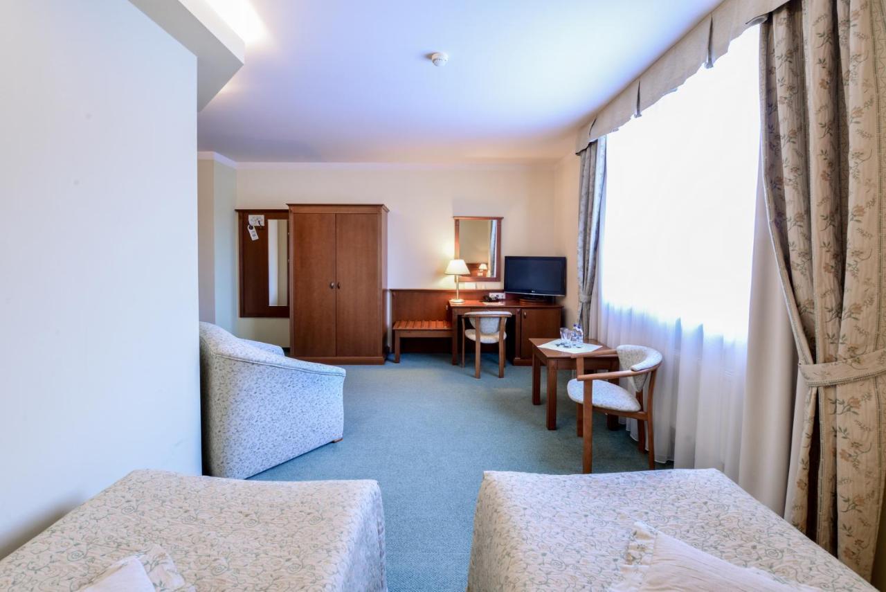 Готель Jawor 4*